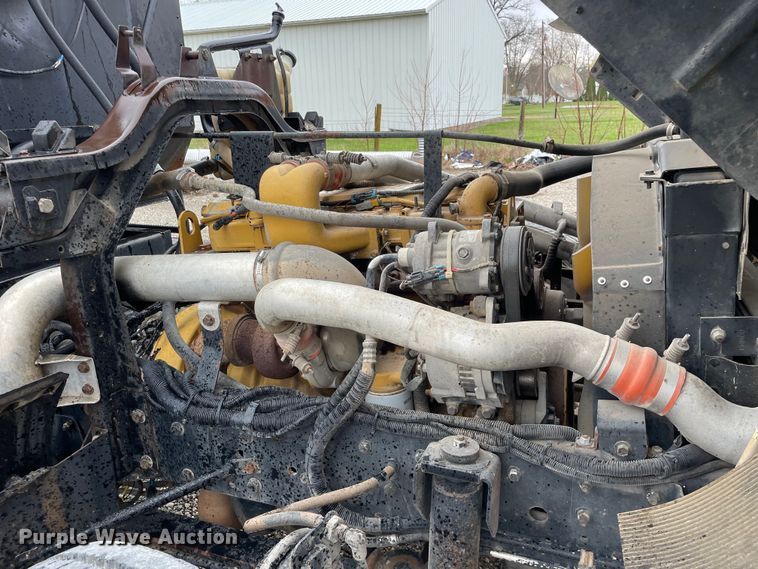 image for item OG9847 1997 GMC  7500 asphalt patch truck