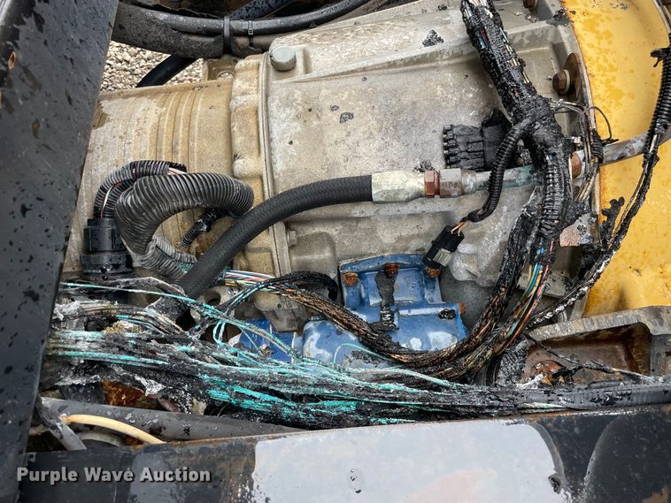 image for item OG9847 1997 GMC  7500 asphalt patch truck