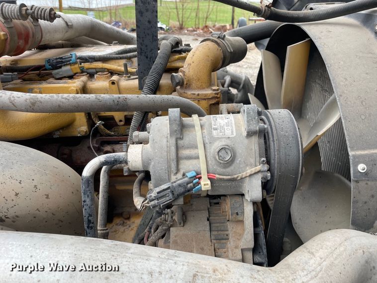 image for item OG9847 1997 GMC  7500 asphalt patch truck