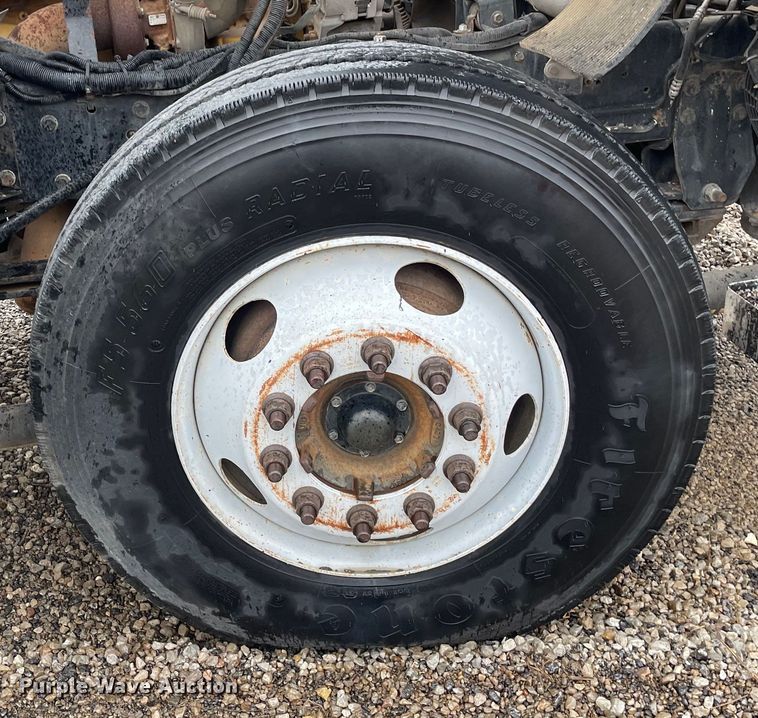 image for item OG9847 1997 GMC  7500 asphalt patch truck