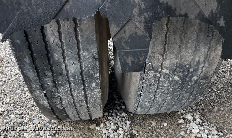 image for item OG9847 1997 GMC  7500 asphalt patch truck