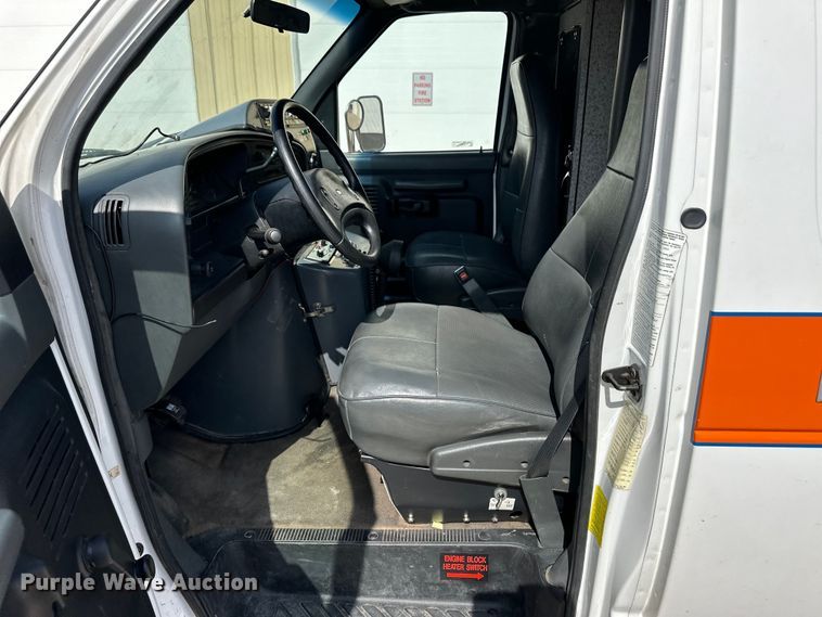 image for item OL9720 1992 Ford Econoline 350 ambulance