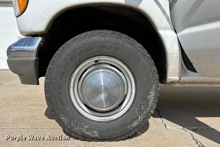 image for item OL9720 1992 Ford Econoline 350 ambulance