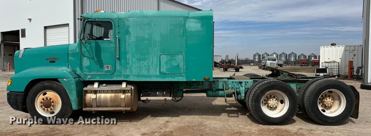 image for item OM9938 1992 Freightliner  FLD120 semi truck