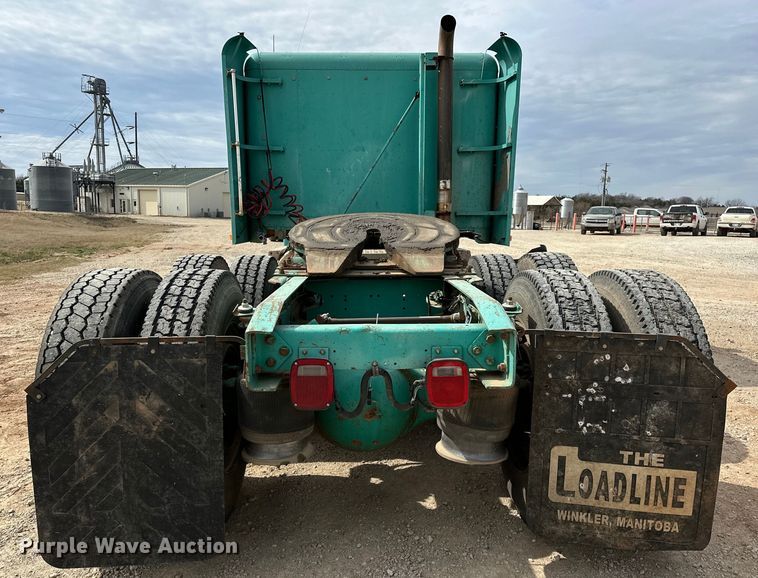 image for item OM9938 1992 Freightliner  FLD120 semi truck