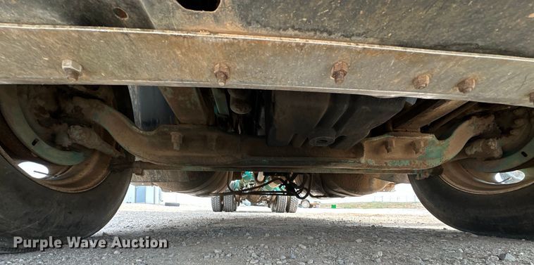 image for item OM9938 1992 Freightliner  FLD120 semi truck