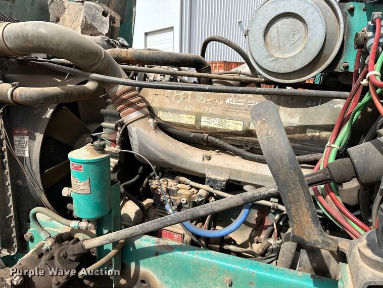 image for item OM9938 1992 Freightliner  FLD120 semi truck