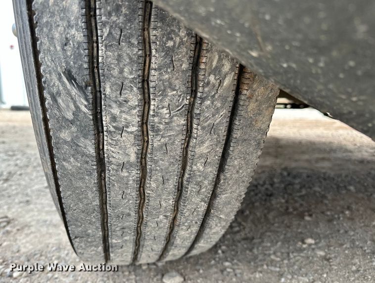 image for item OM9938 1992 Freightliner  FLD120 semi truck