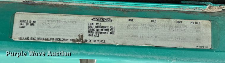 image for item OM9938 1992 Freightliner  FLD120 semi truck