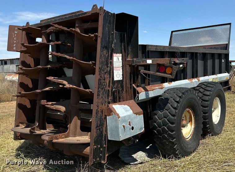 image for item DK6715 Meyers VB750 manure spreader