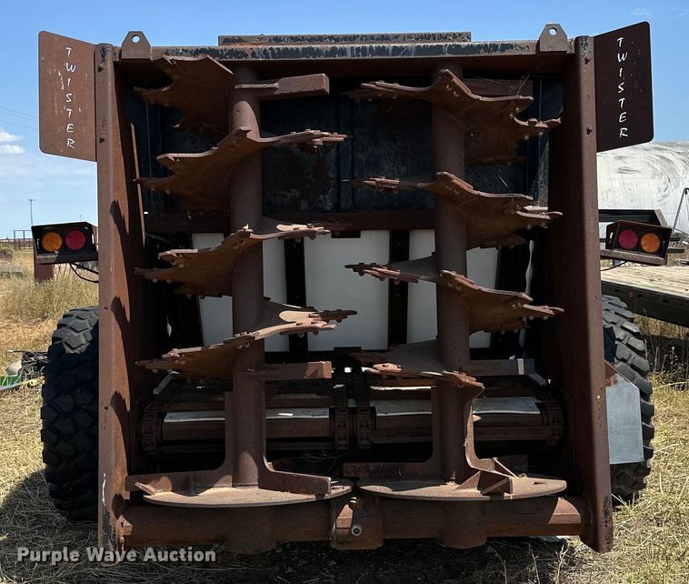 image for item DK6715 Meyers VB750 manure spreader