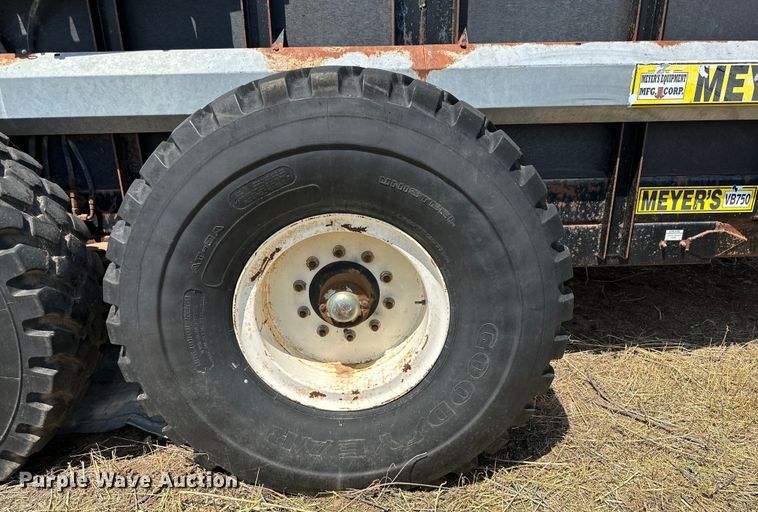 image for item DK6715 Meyers VB750 manure spreader