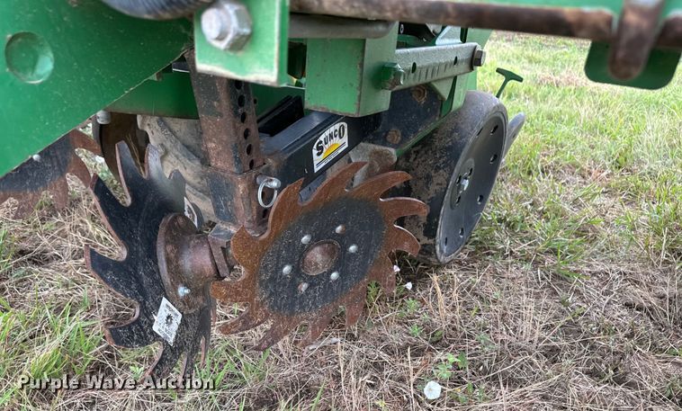 image for item DM2723 2009 John Deere 1720 Max Emerge XP no-till planter