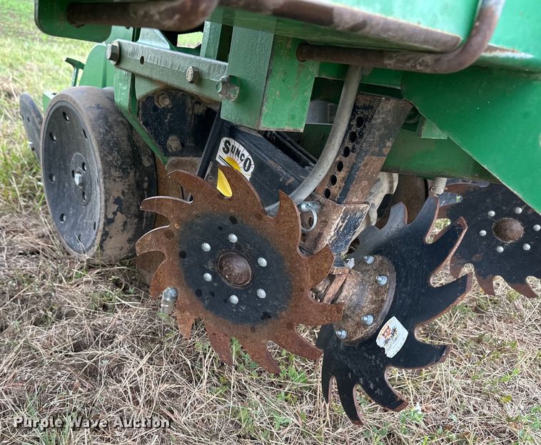 image for item DM2723 2009 John Deere 1720 Max Emerge XP no-till planter