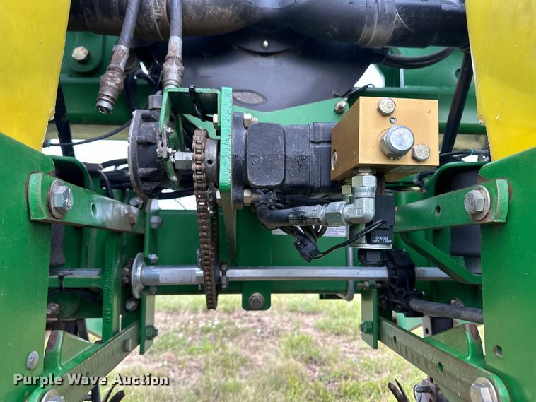 image for item DM2723 2009 John Deere 1720 Max Emerge XP no-till planter