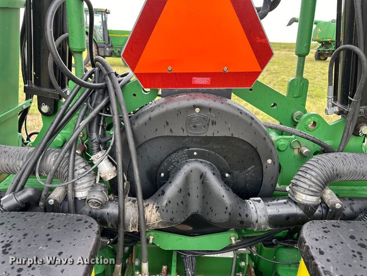 image for item DM2723 2009 John Deere 1720 Max Emerge XP no-till planter