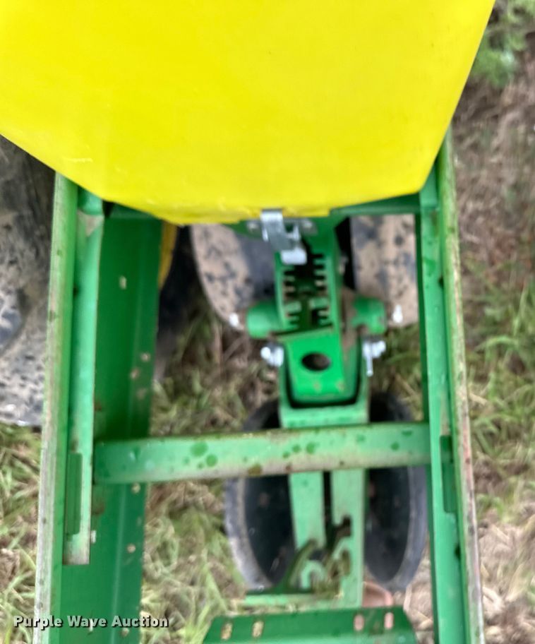 image for item DM2723 2009 John Deere 1720 Max Emerge XP no-till planter