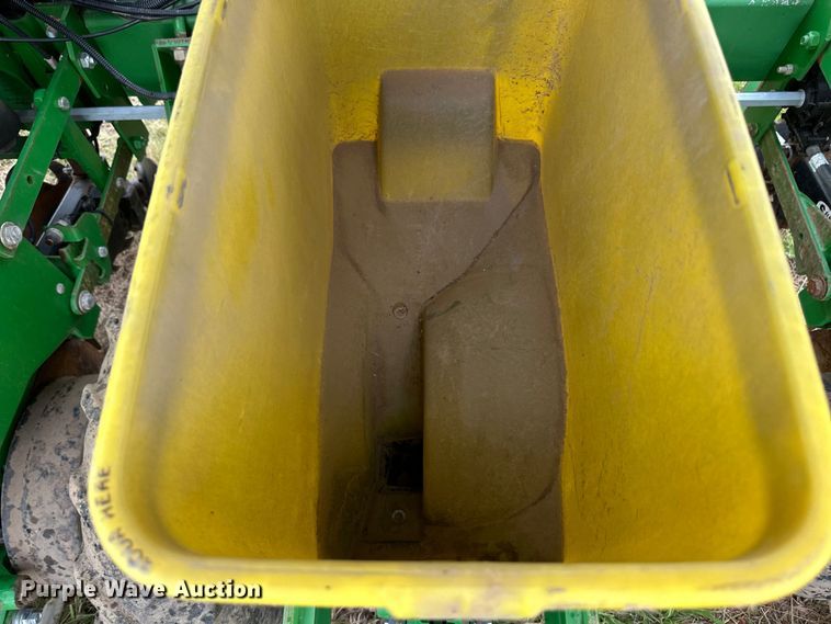 image for item DM2723 2009 John Deere 1720 Max Emerge XP no-till planter