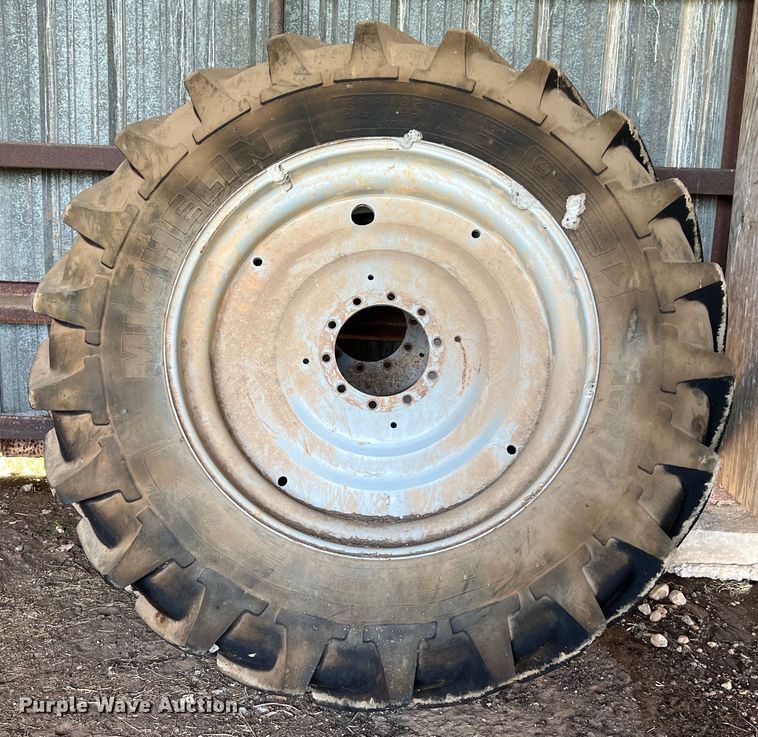 image for item DO2481 2009 Challenger MT645C MFWD tractor