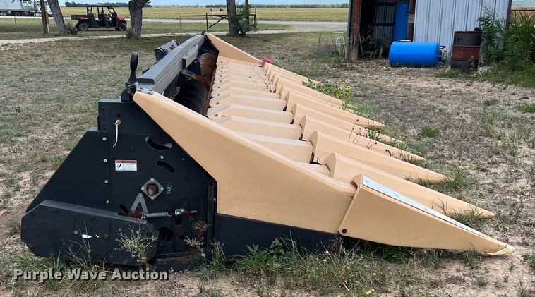 image for item DO2484 2012 Olimac Dragon N12 corn head