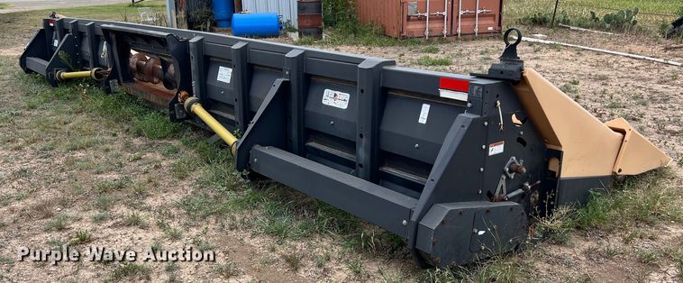 image for item DO2484 2012 Olimac Dragon N12 corn head