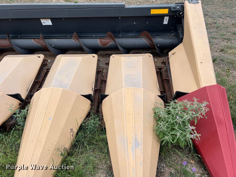 image for item DO2484 2012 Olimac Dragon N12 corn head