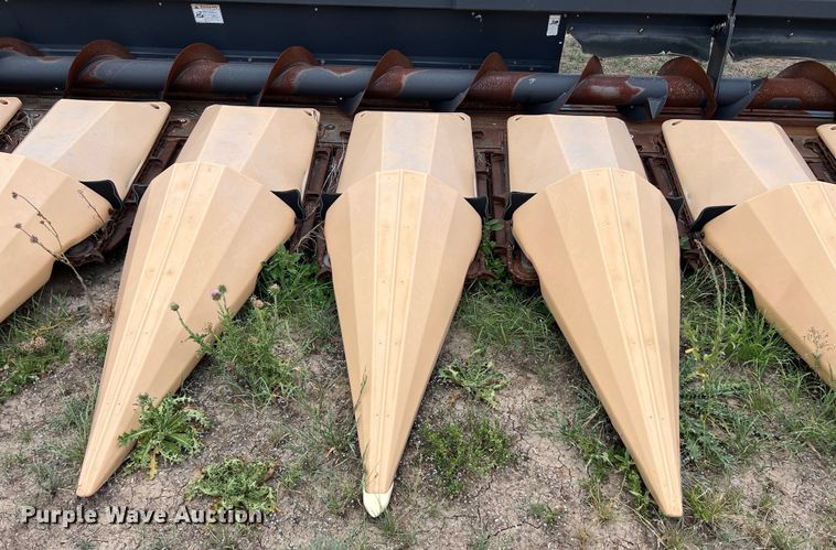 image for item DO2484 2012 Olimac Dragon N12 corn head