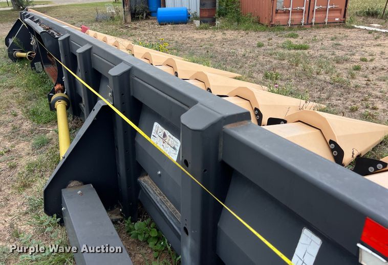 image for item DO2484 2012 Olimac Dragon N12 corn head