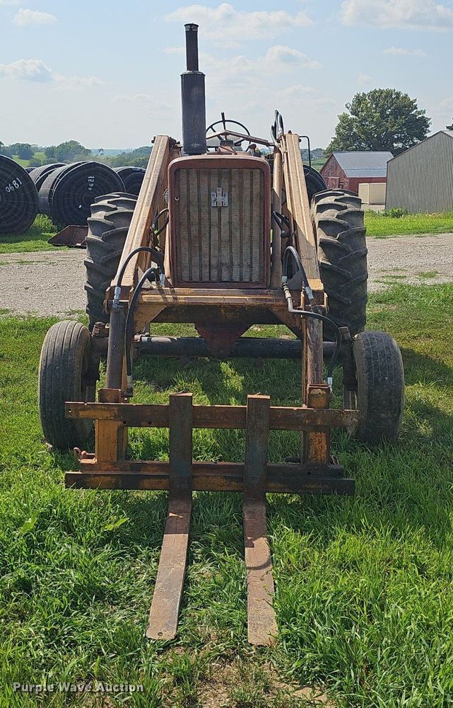 image for item DP6554 1963 Farmall McCormick F706 tractor