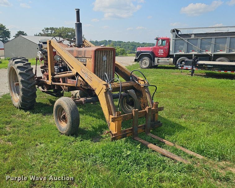 image for item DP6554 1963 Farmall McCormick F706 tractor