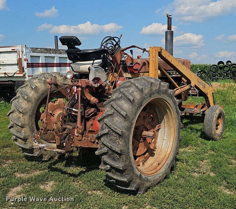 image for item DP6554 1963 Farmall McCormick F706 tractor