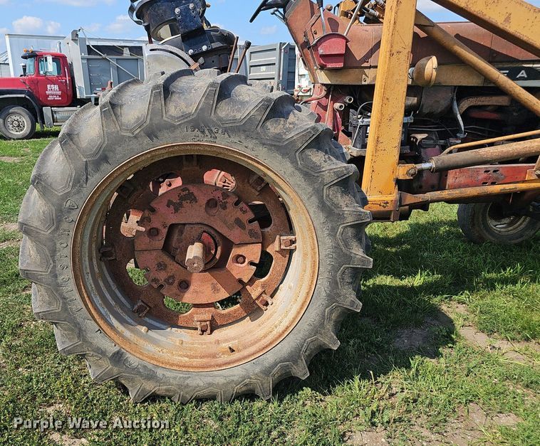 image for item DP6554 1963 Farmall McCormick F706 tractor