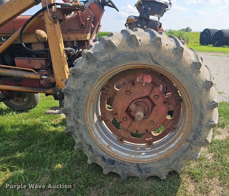 image for item DP6554 1963 Farmall McCormick F706 tractor