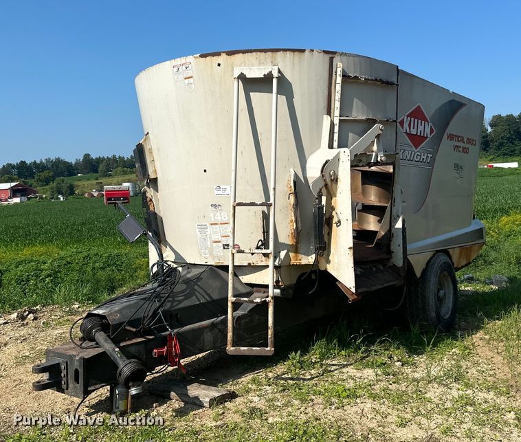 image for item DP8426 Kuhn Knight VTC 1100 feed mixer