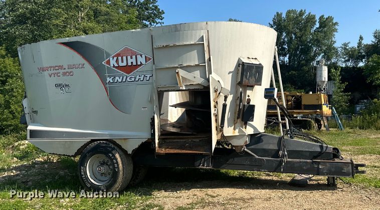 image for item DP8426 Kuhn Knight VTC 1100 feed mixer