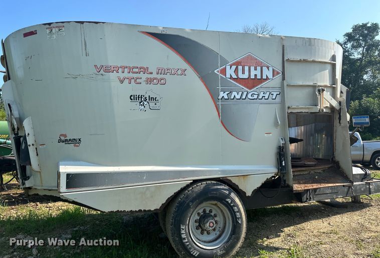 image for item DP8426 Kuhn Knight VTC 1100 feed mixer