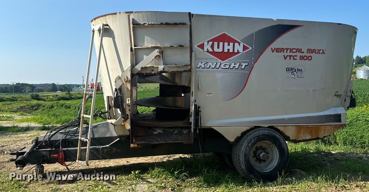 image for item DP8426 Kuhn Knight VTC 1100 feed mixer