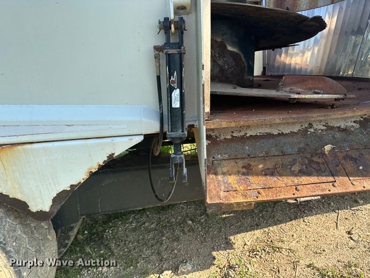 image for item DP8426 Kuhn Knight VTC 1100 feed mixer