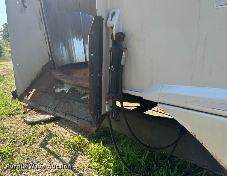 image for item DP8426 Kuhn Knight VTC 1100 feed mixer