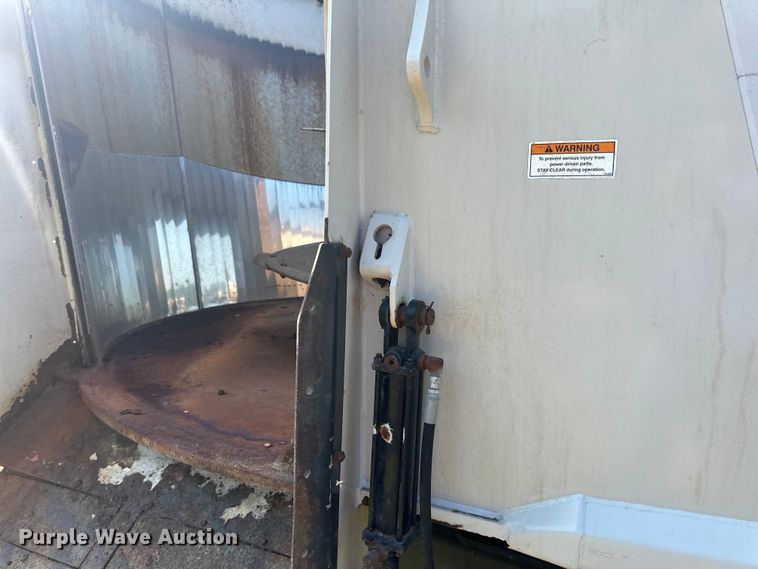 image for item DP8426 Kuhn Knight VTC 1100 feed mixer