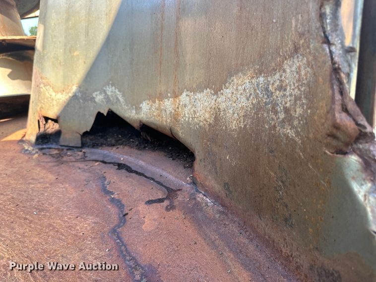 image for item DP8426 Kuhn Knight VTC 1100 feed mixer