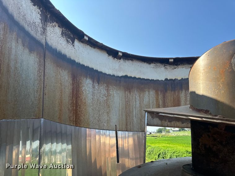 image for item DP8426 Kuhn Knight VTC 1100 feed mixer