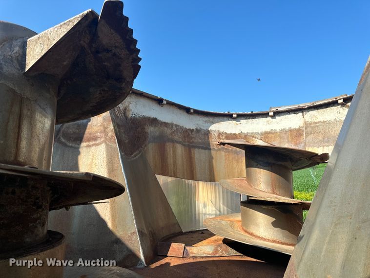 image for item DP8426 Kuhn Knight VTC 1100 feed mixer