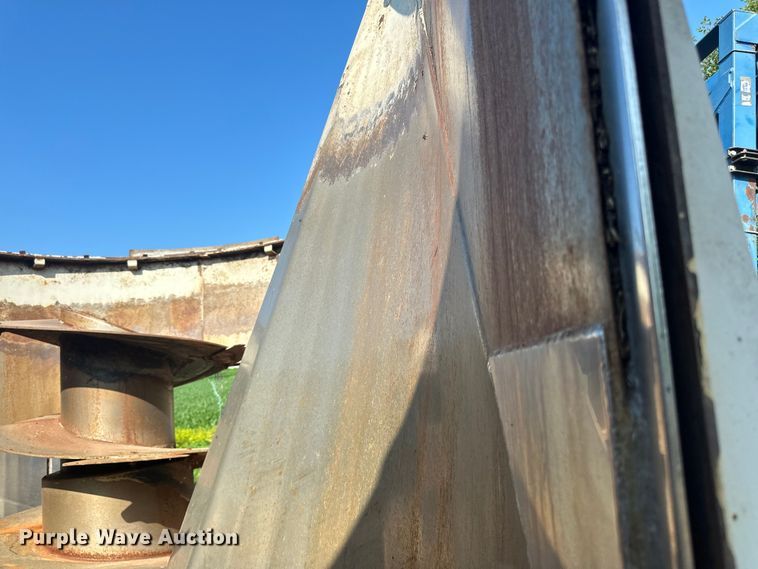 image for item DP8426 Kuhn Knight VTC 1100 feed mixer