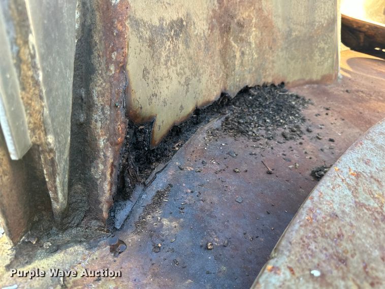 image for item DP8426 Kuhn Knight VTC 1100 feed mixer