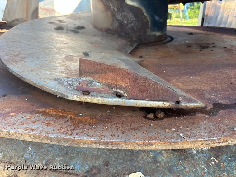 image for item DP8426 Kuhn Knight VTC 1100 feed mixer