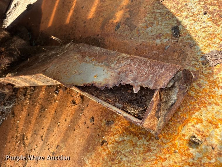 image for item DP8426 Kuhn Knight VTC 1100 feed mixer