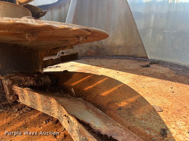 image for item DP8426 Kuhn Knight VTC 1100 feed mixer