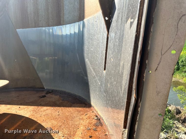 image for item DP8426 Kuhn Knight VTC 1100 feed mixer