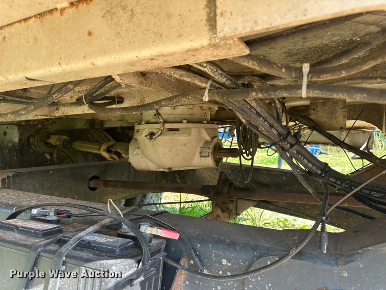 image for item DP8426 Kuhn Knight VTC 1100 feed mixer